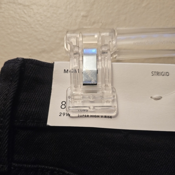 AE Strigid Ripped Mom Jean - Picture 11 of 11